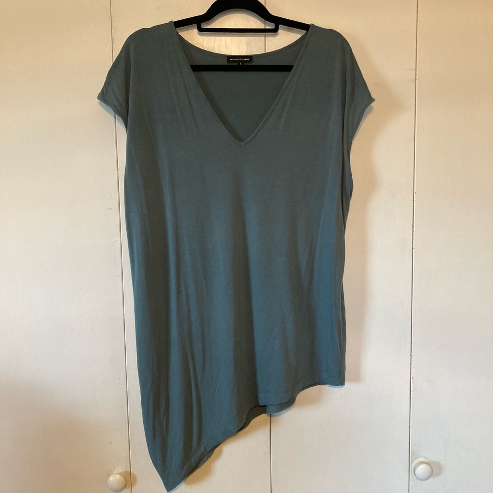 Universal Standard diagonal hem top